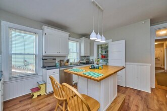 15 Edison Grn, Unit 1 in Boston, MA - Foto de edificio - Building Photo