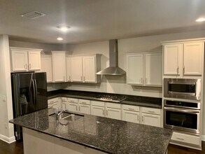 9040 Lakeview Dr in Foley, AL - Building Photo - Building Photo