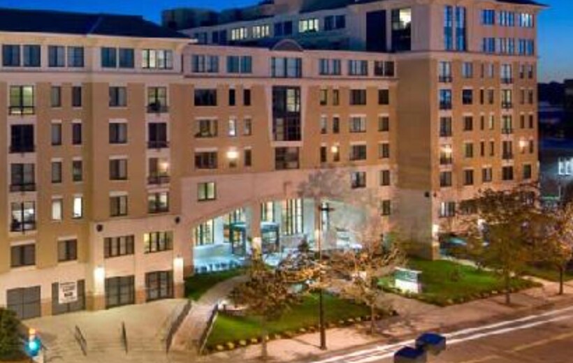 31 Cambridge Ter, Unit Cambridge Park Dr in Cambridge, MA - Building Photo