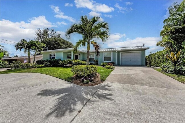 property at 1540 Curlew Ave