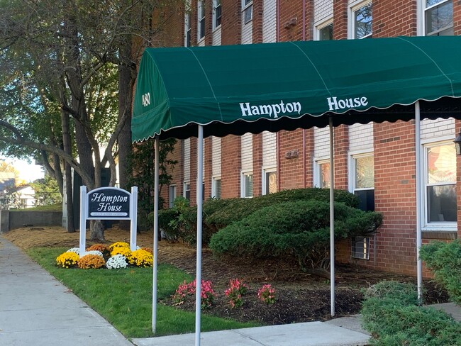 Hampton House Apartments