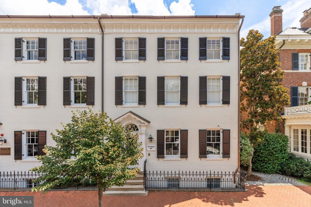 1305 30th St NW in Washington, DC - Building Photo