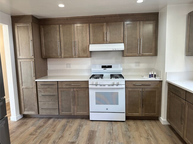 1210 Palomar Ter in Escondido, CA - Building Photo - Building Photo