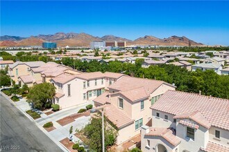 10506 Calico Pines Ave in Las Vegas, NV - Foto de edificio - Building Photo