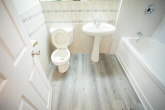 76 Blakemanor Blvd in Toronto, ON - Building Photo - Building Photo