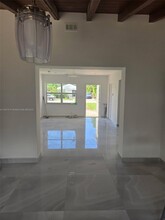 707 NE 15th St in Fort Lauderdale, FL - Foto de edificio - Building Photo