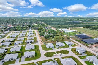 27254 SW 159th Path in Miami, FL - Building Photo - Building Photo