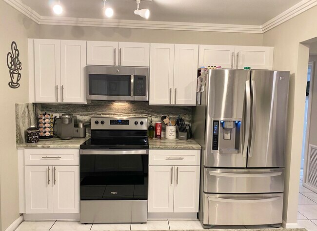 480 Azure Ave in Wellington, FL - Building Photo - Building Photo
