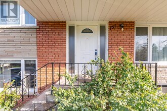 151 Newton Dr in Toronto, ON - Building Photo - Building Photo