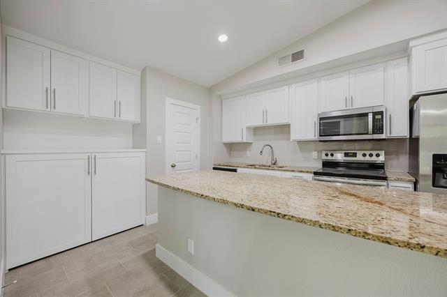 property at 3612 Hanover Ln