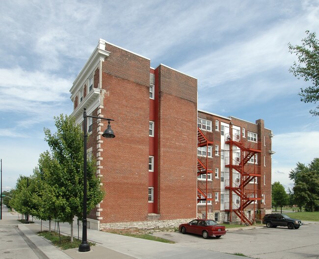 1200 Paseo Blvd in Kansas City, MO - Foto de edificio - Building Photo