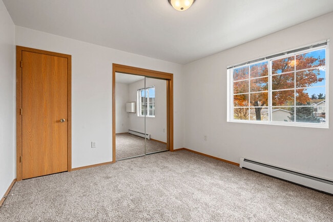 Gateway Estates Apartments in Beloit, WI - Foto de edificio - Building Photo