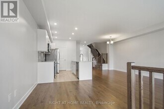 534 Corretto Pl in Ottawa, ON - Building Photo - Building Photo