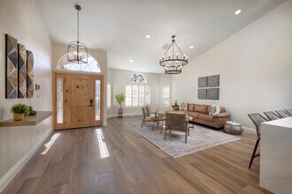 8640 Inwood Dr in Las Vegas, NV - Building Photo - Building Photo