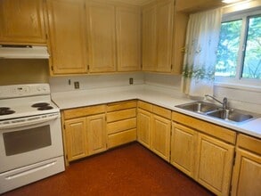 571 Clover Dr in Upper Lake, CA - Building Photo - Building Photo