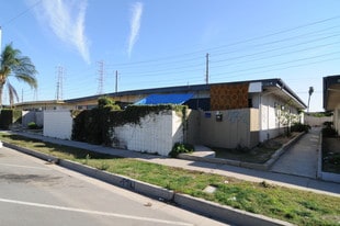 8920 Pacific Ave in Anaheim, CA - Building Photo