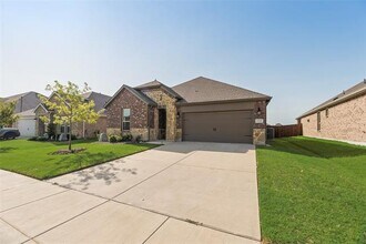 10908 Summer Rain Blvd in Aubrey, TX - Building Photo - Building Photo