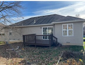 3371 W Erie St in Springfield, MO - Foto de edificio - Building Photo