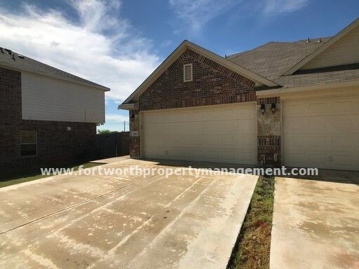 5007 Sanger Cir Dr in Sanger, TX - Building Photo - Building Photo