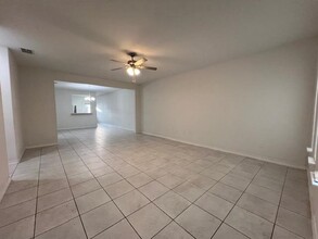 1606 Sombras Dr in Laredo, TX - Building Photo - Building Photo