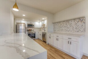 The Garden District Apartments in Germantown, TN - Building Photo