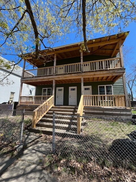 1389 E 43rd St, Unit DOWN in Cleveland, OH - Foto de edificio