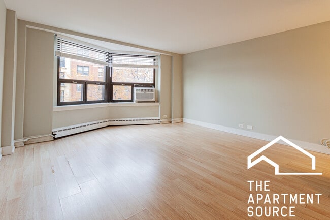 445 W Wellington Ave in Chicago, IL - Foto de edificio - Building Photo