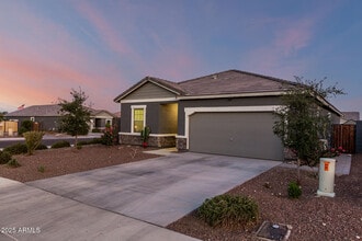 19531 W Palo Verde Dr in Litchfield Park, AZ - Building Photo - Building Photo