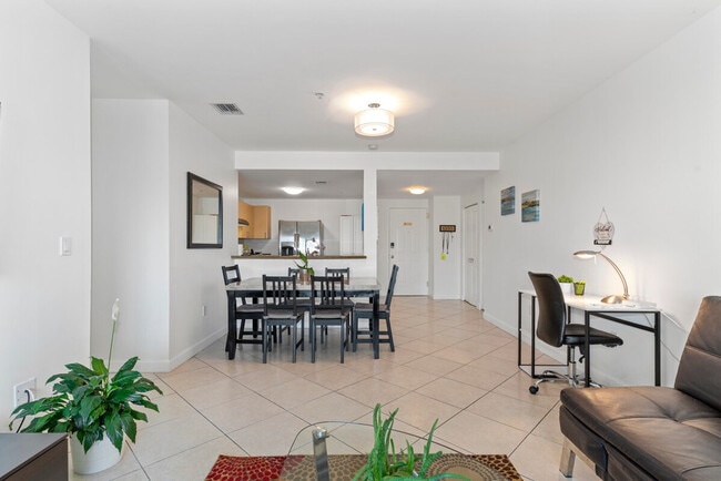 2280 SW 32nd Ave, Unit ID1056255P in Miami, FL - Foto de edificio - Building Photo