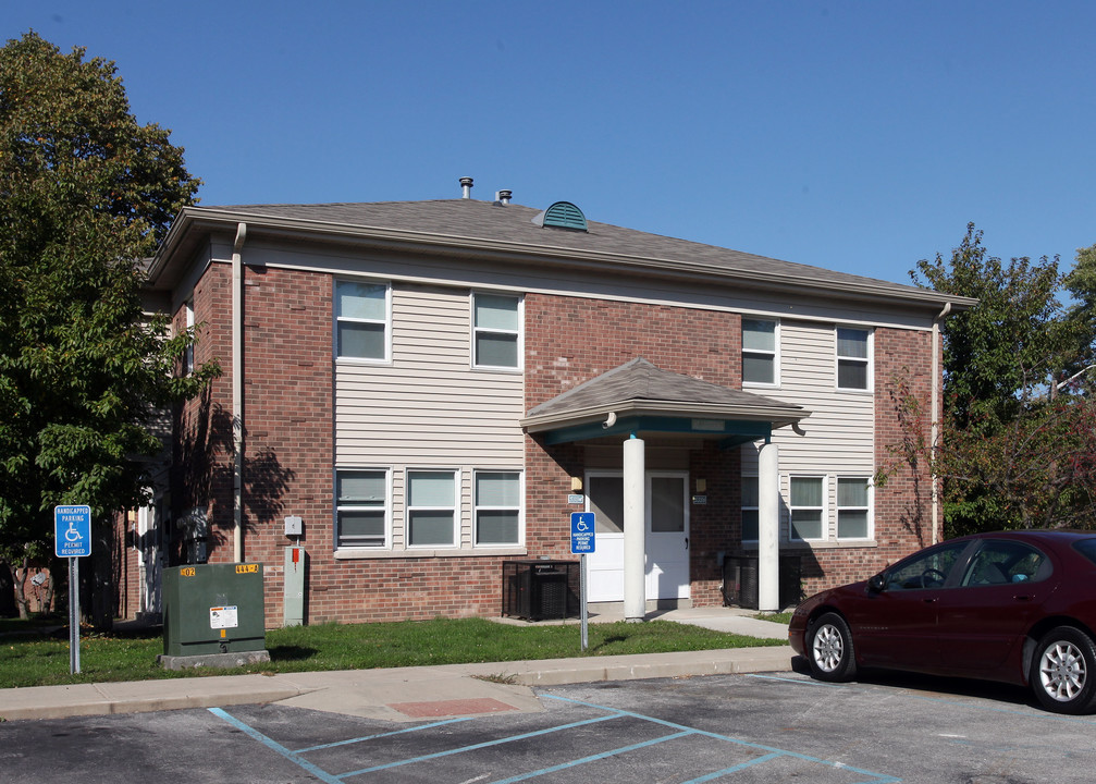 Hawthorne Place Apartments in Indianapolis, IN - Building Photo