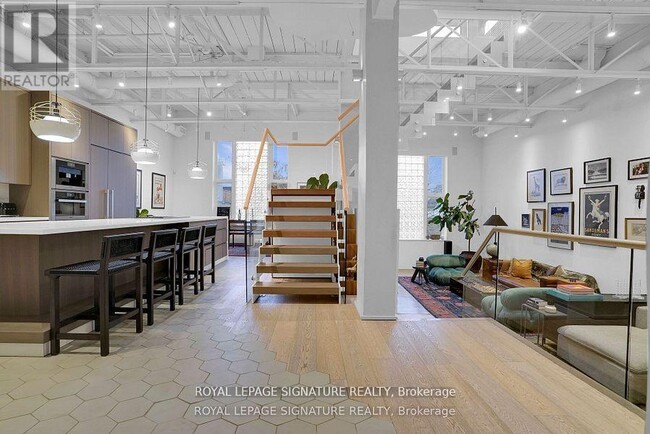 property at 676-676 Richmond St W
