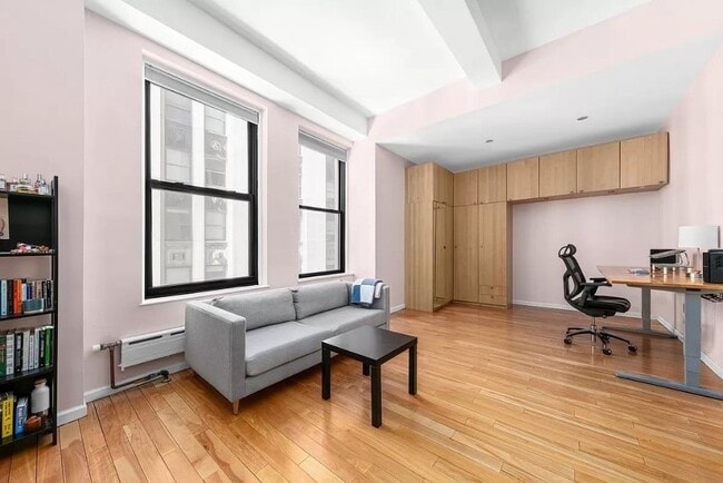 3 Hanover Square, Unit 6A in New York, NY - Foto de edificio - Building Photo