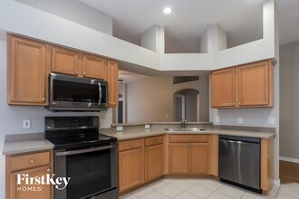 9836 Laurel Ledge Dr in Riverview, FL - Foto de edificio - Building Photo