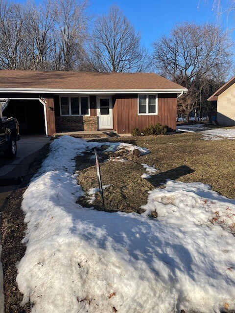 1026 Stardust Dr, Unit 1026 Stardust Dr in Menasha, WI - Building Photo