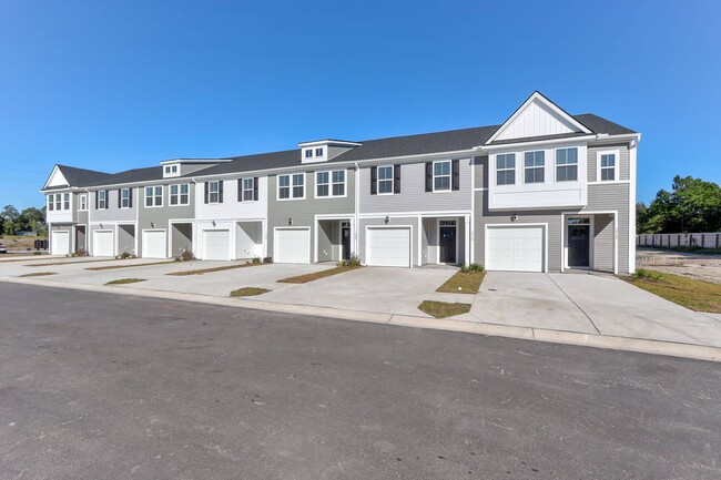 Highland Townhomes in North Charleston, SC - Building Photo - Building Photo