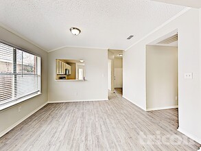 2308 Stagecoach St in Fort Worth, TX - Foto de edificio - Building Photo