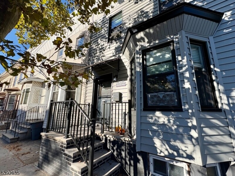 425 Lafayette St in Newark, NJ - Foto de edificio