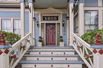 1403 Broadway Avenue J in Galveston, TX - Building Photo - Building Photo