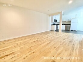 400 S Berendo St, Unit 207 in Los Angeles, CA - Building Photo