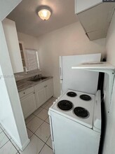 2435 SW 26th St in Miami, FL - Building Photo - Building Photo