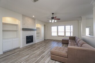 8111 Ravens Gate Ln in Richmond, TX - Building Photo - Building Photo