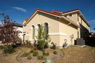 10904 Hollydale Ln in Frisco, TX - Building Photo - Building Photo