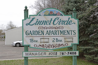 Linnet Circle Garden Apartments in Coon Rapids, MN - Building Photo - Building Photo