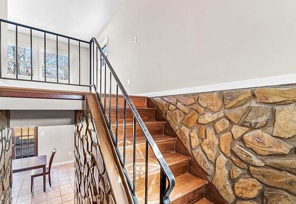 303 E Staunton Ave in Sterling, VA - Building Photo - Building Photo