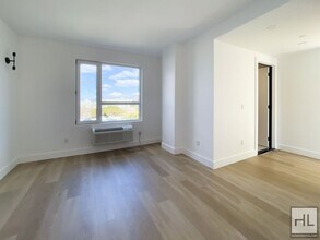 1042 President St, Unit 8B in Brooklyn, NY - Building Photo - Building Photo