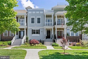 3369 Preston Shore Dr in Harrisonburg, VA - Building Photo