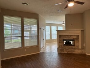 18818 Harbor Key Cir in Houston, TX - Foto de edificio - Building Photo