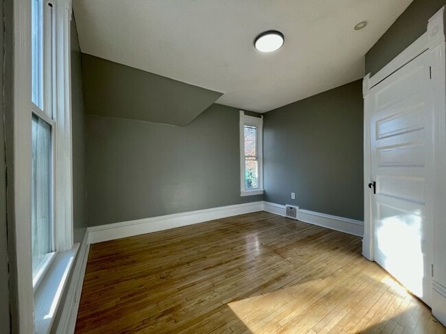 property at 3014 N Girard Ave