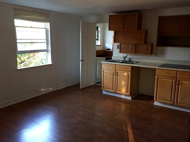 2085 Ivar Ave, Unit 2085