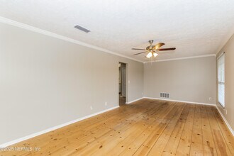 8331 Worm Wood Rd in Jacksonville, FL - Building Photo - Building Photo
